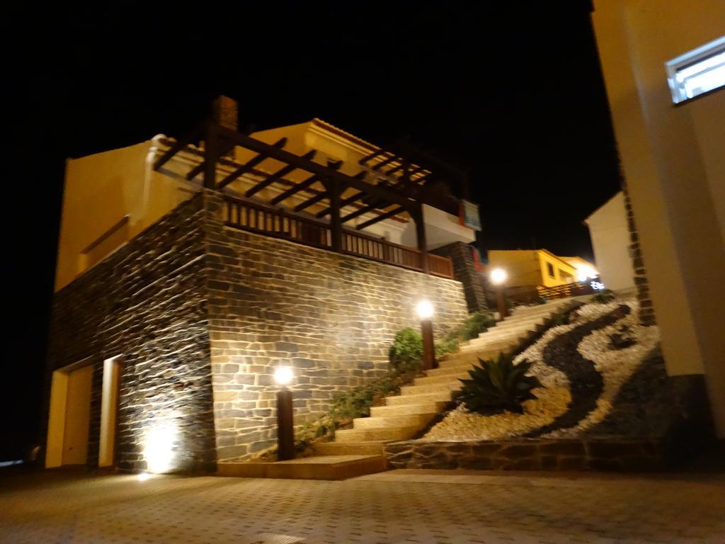 Falesias Da Arrifana Praia da Arrifana Exteriör bild